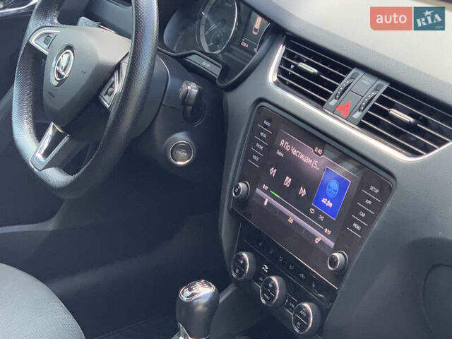 Сірий Шкода Октавія, об'ємом двигуна 1.6 л та пробігом 242 тис. км за 12777 $, фото 16 на Automoto.ua