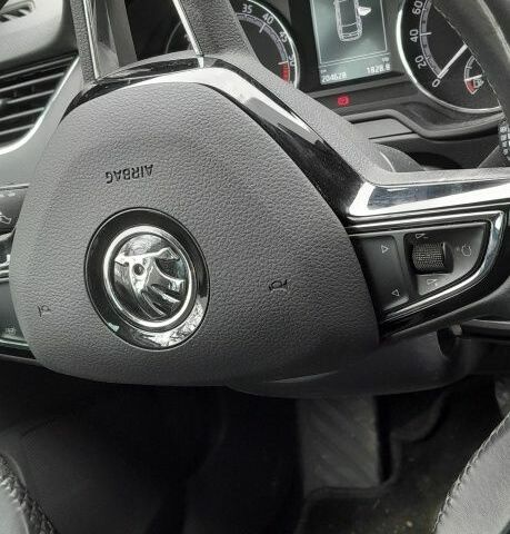 Серый Шкода Октавия, объемом двигателя 1.6 л и пробегом 210 тыс. км за 15000 $, фото 3 на Automoto.ua