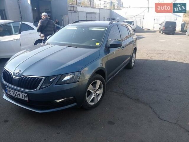 Серый Шкода Октавия, объемом двигателя 1.6 л и пробегом 267 тыс. км за 14000 $, фото 1 на Automoto.ua