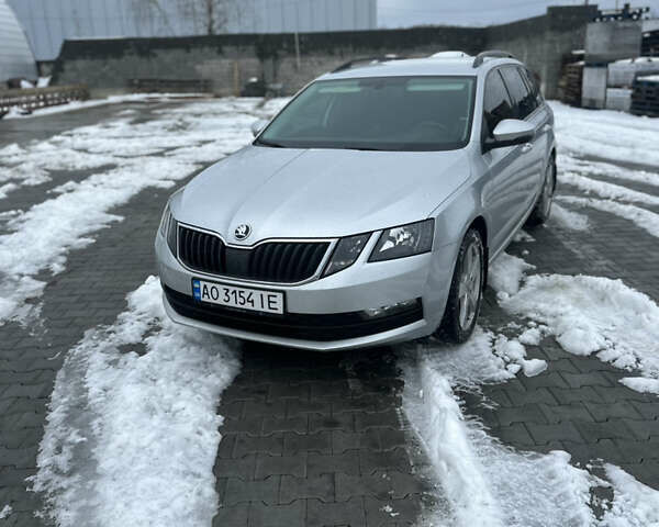 Серый Шкода Октавия, объемом двигателя 1.6 л и пробегом 150 тыс. км за 13000 $, фото 1 на Automoto.ua