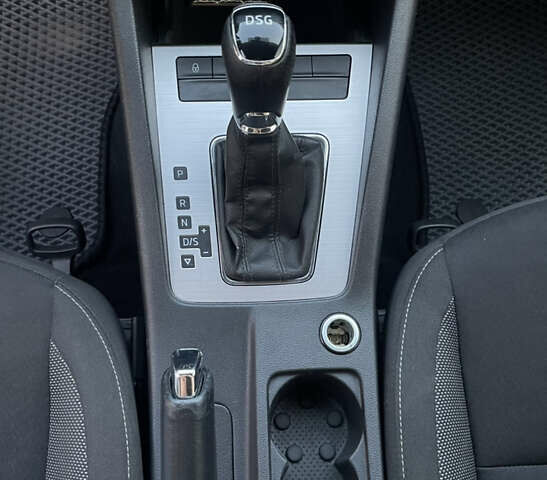 Сірий Шкода Октавія, об'ємом двигуна 2 л та пробігом 240 тис. км за 13600 $, фото 9 на Automoto.ua