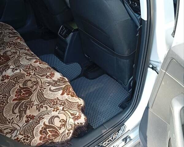 Шкода Октавия 2018 в Львове на Automoto.ua Серый Шкода Октавия, объемом двигателя 1.6 л и пробегом 219 тыс. км за 15200 $, фото 1 на Automoto.ua