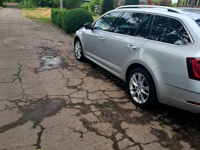 Серый Шкода Октавия, объемом двигателя 2 л и пробегом 212 тыс. км за 17500 $, фото 4 на Automoto.ua