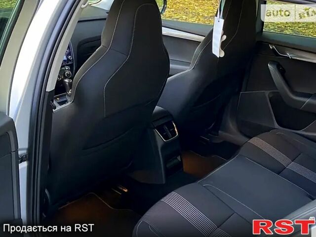 Серый Шкода Октавия, объемом двигателя 2 л и пробегом 255 тыс. км за 15500 $, фото 7 на Automoto.ua