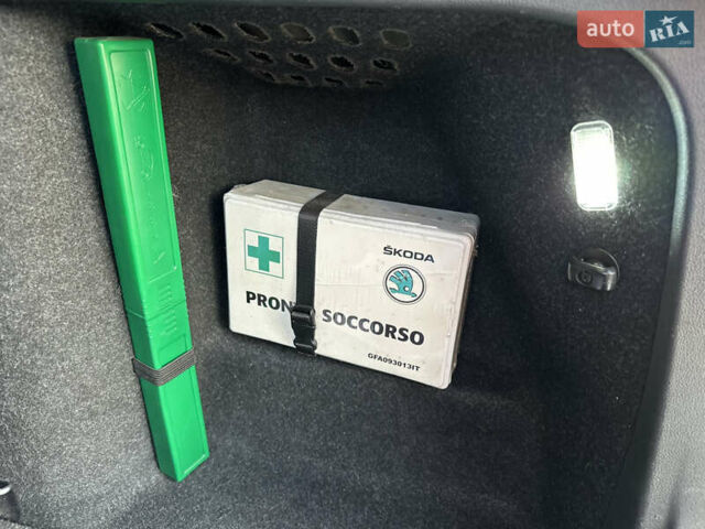 Сірий Шкода Октавія, об'ємом двигуна 1.97 л та пробігом 240 тис. км за 15550 $, фото 61 на Automoto.ua