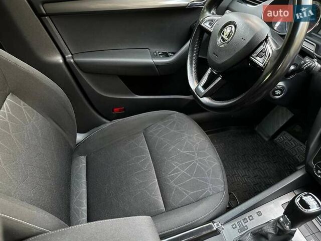 Шкода Октавия 2018 в Ужгороде на Automoto.ua Серый Шкода Октавия, объемом двигателя 1.97 л и пробегом 237 тыс. км за 15700 $, фото 16 на Automoto.ua