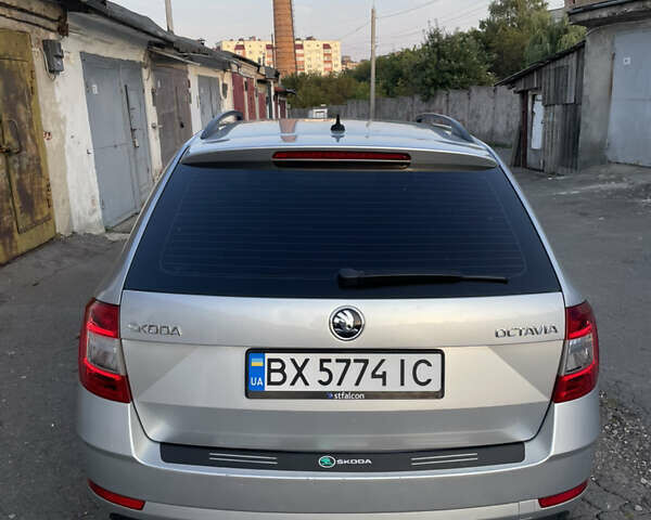 Сірий Шкода Октавія, об'ємом двигуна 2 л та пробігом 240 тис. км за 13600 $, фото 5 на Automoto.ua