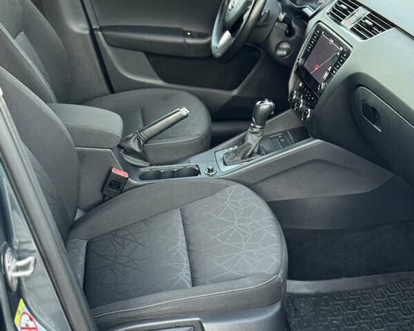 Сірий Шкода Октавія, об'ємом двигуна 2 л та пробігом 271 тис. км за 15900 $, фото 25 на Automoto.ua