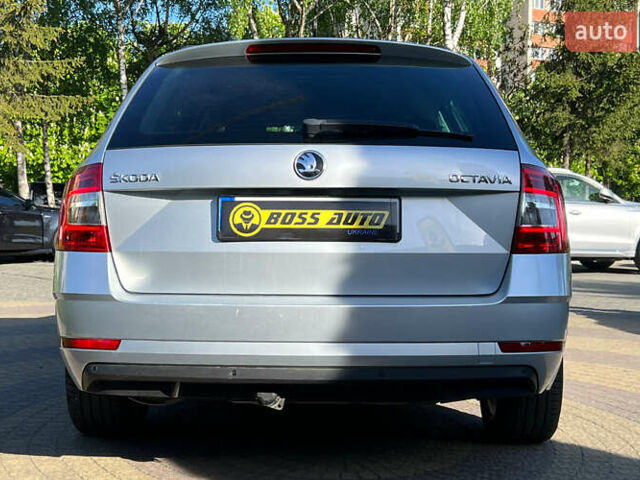 Серый Шкода Октавия, объемом двигателя 2 л и пробегом 205 тыс. км за 16999 $, фото 5 на Automoto.ua