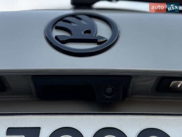 Серый Шкода Октавия, объемом двигателя 2 л и пробегом 193 тыс. км за 23999 $, фото 15 на Automoto.ua