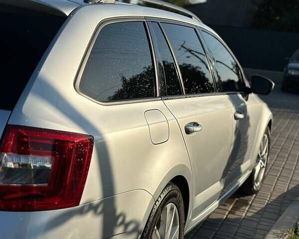 Сірий Шкода Октавія, об'ємом двигуна 1.98 л та пробігом 218 тис. км за 18000 $, фото 6 на Automoto.ua