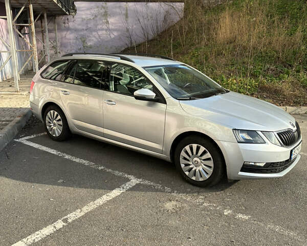 Сірий Шкода Октавія, об'ємом двигуна 1.6 л та пробігом 160 тис. км за 14000 $, фото 6 на Automoto.ua