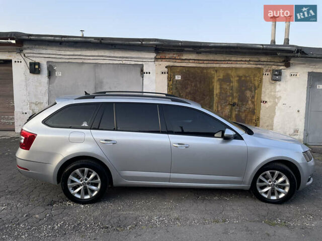 Сірий Шкода Октавія, об'ємом двигуна 2 л та пробігом 240 тис. км за 13600 $, фото 4 на Automoto.ua