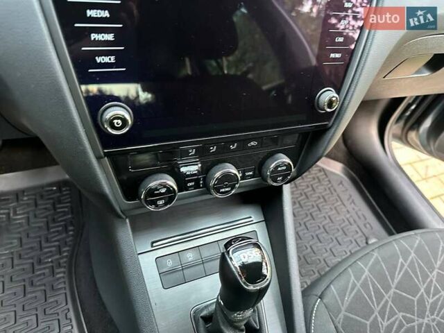 Шкода Октавия 2018 в Ужгороде на Automoto.ua Серый Шкода Октавия, объемом двигателя 1.97 л и пробегом 237 тыс. км за 15700 $, фото 34 на Automoto.ua