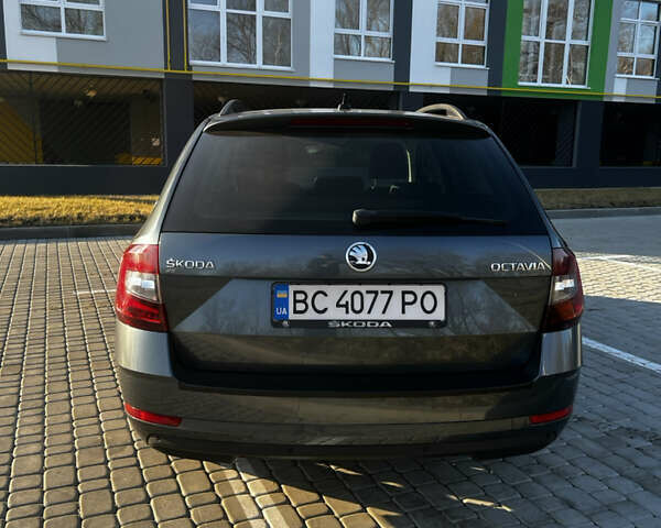 Серый Шкода Октавия, объемом двигателя 1.6 л и пробегом 219 тыс. км за 12900 $, фото 7 на Automoto.ua