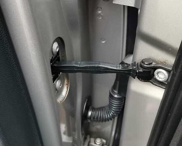 Серый Шкода Октавия, объемом двигателя 1.6 л и пробегом 215 тыс. км за 14900 $, фото 16 на Automoto.ua