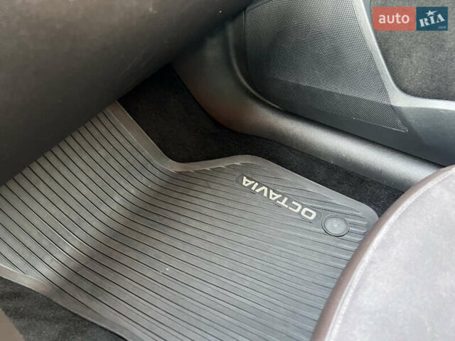 Сірий Шкода Октавія, об'ємом двигуна 2 л та пробігом 240 тис. км за 19400 $, фото 7 на Automoto.ua