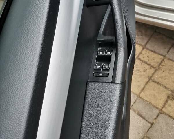 Шкода Октавия 2018 в Львове на Automoto.ua Серый Шкода Октавия, объемом двигателя 1.6 л и пробегом 224 тыс. км за 14550 $, фото 4 на Automoto.ua