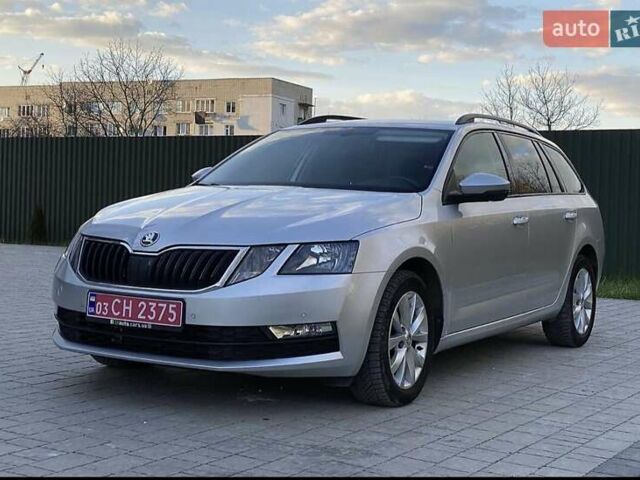 Шкода Октавия 2018 в Львове на Automoto.ua Серый Шкода Октавия, объемом двигателя 1.6 л и пробегом 118 тыс. км за 15750 $, фото 1 на Automoto.ua
