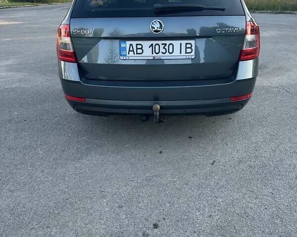 Серый Шкода Октавия, объемом двигателя 1.97 л и пробегом 257 тыс. км за 13800 $, фото 4 на Automoto.ua