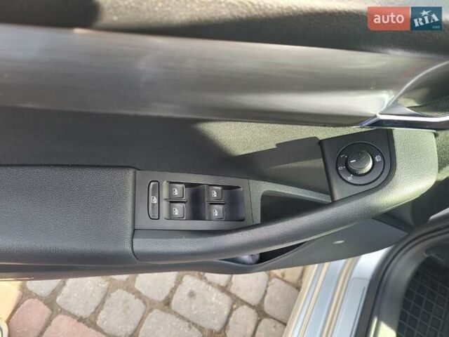 Сірий Шкода Октавія, об'ємом двигуна 2 л та пробігом 200 тис. км за 16400 $, фото 8 на Automoto.ua