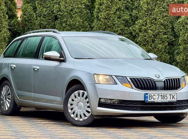 Сірий Шкода Октавія, об'ємом двигуна 1.6 л та пробігом 273 тис. км за 12800 $, фото 1 на Automoto.ua