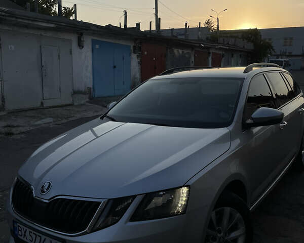 Сірий Шкода Октавія, об'ємом двигуна 2 л та пробігом 240 тис. км за 13600 $, фото 2 на Automoto.ua