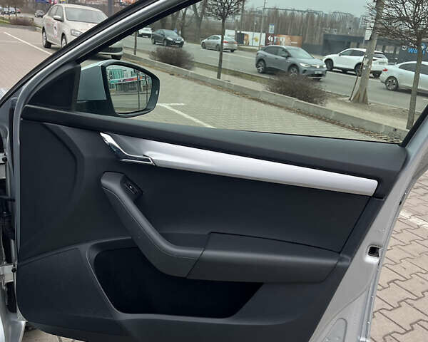 Серый Шкода Октавия, объемом двигателя 1.6 л и пробегом 222 тыс. км за 14100 $, фото 22 на Automoto.ua