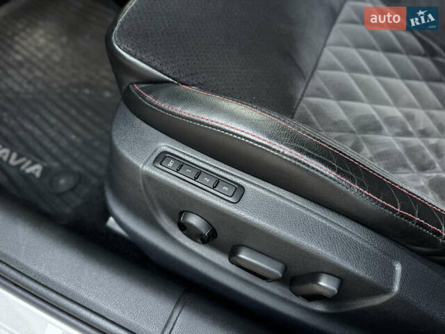 Серый Шкода Октавия, объемом двигателя 2 л и пробегом 193 тыс. км за 23999 $, фото 30 на Automoto.ua