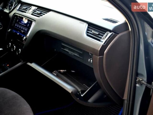 Сірий Шкода Октавія, об'ємом двигуна 2 л та пробігом 205 тис. км за 17800 $, фото 66 на Automoto.ua