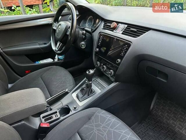 Шкода Октавия 2018 в Ужгороде на Automoto.ua Серый Шкода Октавия, объемом двигателя 1.97 л и пробегом 237 тыс. км за 15700 $, фото 33 на Automoto.ua