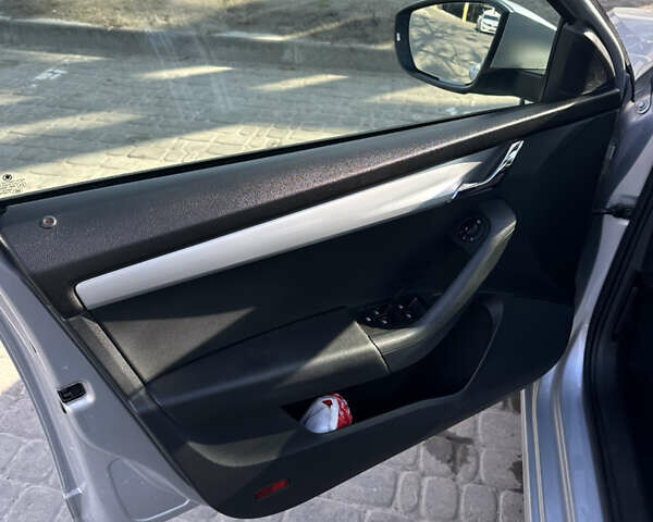 Серый Шкода Октавия, объемом двигателя 1.6 л и пробегом 149 тыс. км за 14000 $, фото 10 на Automoto.ua