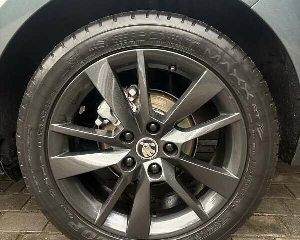 Серый Шкода Октавия, объемом двигателя 2 л и пробегом 197 тыс. км за 15850 $, фото 1 на Automoto.ua