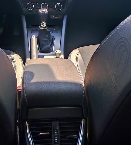 Серый Шкода Октавия, объемом двигателя 2 л и пробегом 221 тыс. км за 17000 $, фото 10 на Automoto.ua