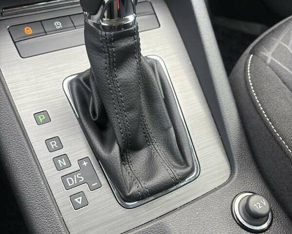 Серый Шкода Октавия, объемом двигателя 2 л и пробегом 197 тыс. км за 15850 $, фото 70 на Automoto.ua