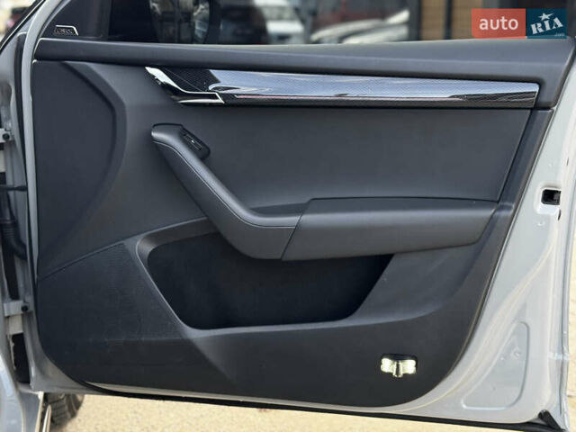 Серый Шкода Октавия, объемом двигателя 2 л и пробегом 193 тыс. км за 23999 $, фото 63 на Automoto.ua