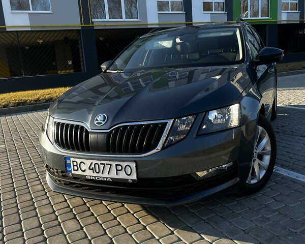 Серый Шкода Октавия, объемом двигателя 1.6 л и пробегом 219 тыс. км за 12900 $, фото 1 на Automoto.ua