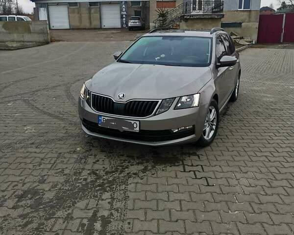 Серый Шкода Октавия, объемом двигателя 1.6 л и пробегом 215 тыс. км за 14900 $, фото 1 на Automoto.ua
