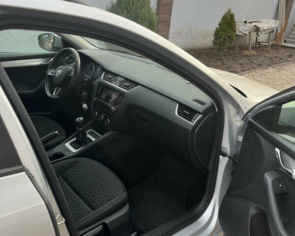 Серый Шкода Октавия, объемом двигателя 1.6 л и пробегом 207 тыс. км за 15500 $, фото 8 на Automoto.ua
