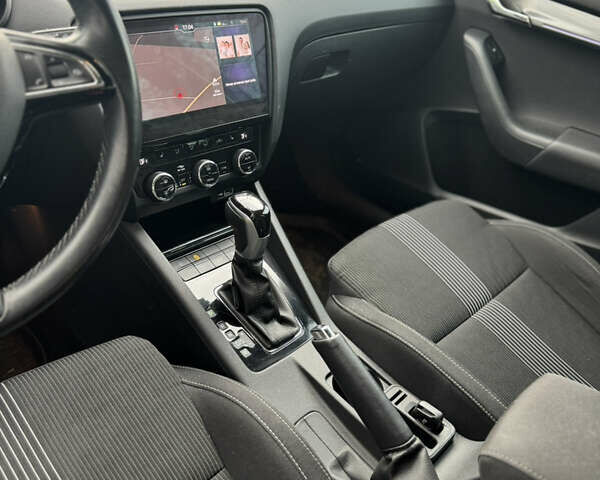 Серый Шкода Октавия, объемом двигателя 1.97 л и пробегом 295 тыс. км за 17118 $, фото 12 на Automoto.ua