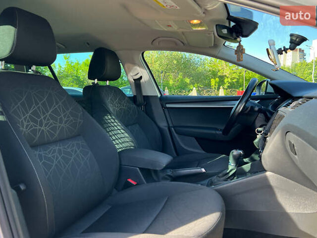 Серый Шкода Октавия, объемом двигателя 2 л и пробегом 205 тыс. км за 16999 $, фото 8 на Automoto.ua