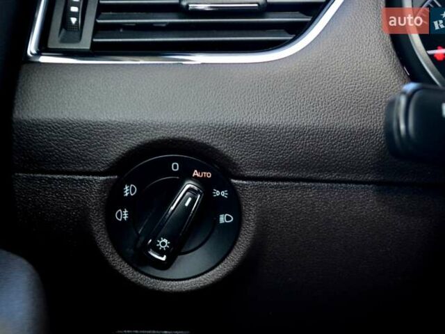 Сірий Шкода Октавія, об'ємом двигуна 2 л та пробігом 205 тис. км за 17800 $, фото 116 на Automoto.ua