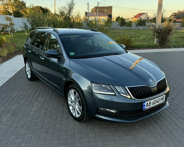 Серый Шкода Октавия, объемом двигателя 2 л и пробегом 271 тыс. км за 16500 $, фото 2 на Automoto.ua