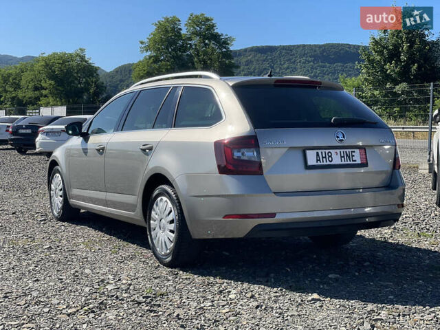 Шкода Октавия 2018 в Хусте на Automoto.ua Серый Шкода Октавия, объемом двигателя 1.6 л и пробегом 179 тыс. км за 14400 $, фото 3 на Automoto.ua