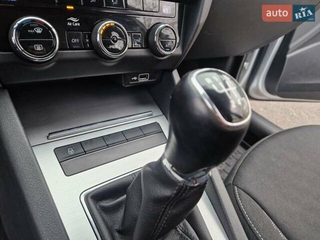 Серый Шкода Октавия, объемом двигателя 1.6 л и пробегом 202 тыс. км за 13700 $, фото 21 на Automoto.ua