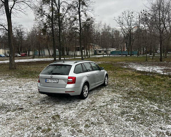 Серый Шкода Октавия, объемом двигателя 1.6 л и пробегом 235 тыс. км за 14450 $, фото 6 на Automoto.ua