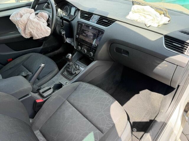 Серый Шкода Октавия, объемом двигателя 1.6 л и пробегом 140 тыс. км за 7227 $, фото 7 на Automoto.ua