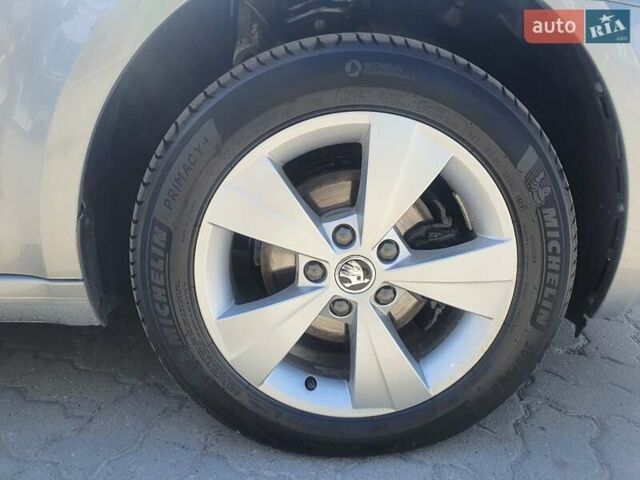 Серый Шкода Октавия, объемом двигателя 1.6 л и пробегом 192 тыс. км за 15300 $, фото 65 на Automoto.ua