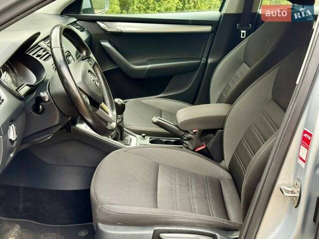 Сірий Шкода Октавія, об'ємом двигуна 1.6 л та пробігом 273 тис. км за 12800 $, фото 16 на Automoto.ua
