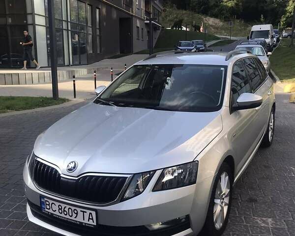 Сірий Шкода Октавія, об'ємом двигуна 1.97 л та пробігом 215 тис. км за 16300 $, фото 1 на Automoto.ua